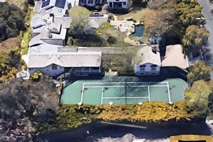 billy crystal real estate