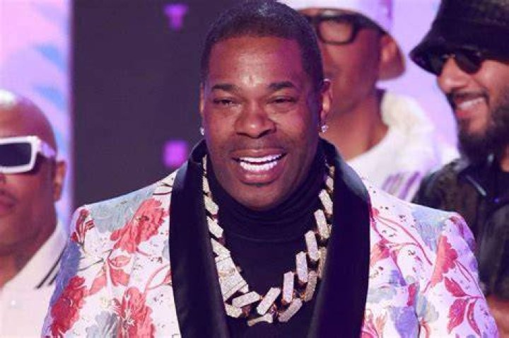En larme, Busta Rhymes lance un puissant discours lors des BET Awards 2023