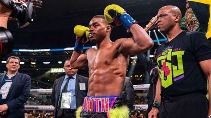 Errol Spence Jr. boxing in the ring