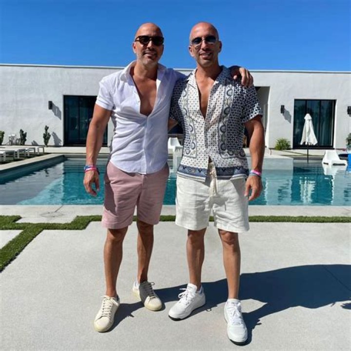 Jason Oppenheim net worth