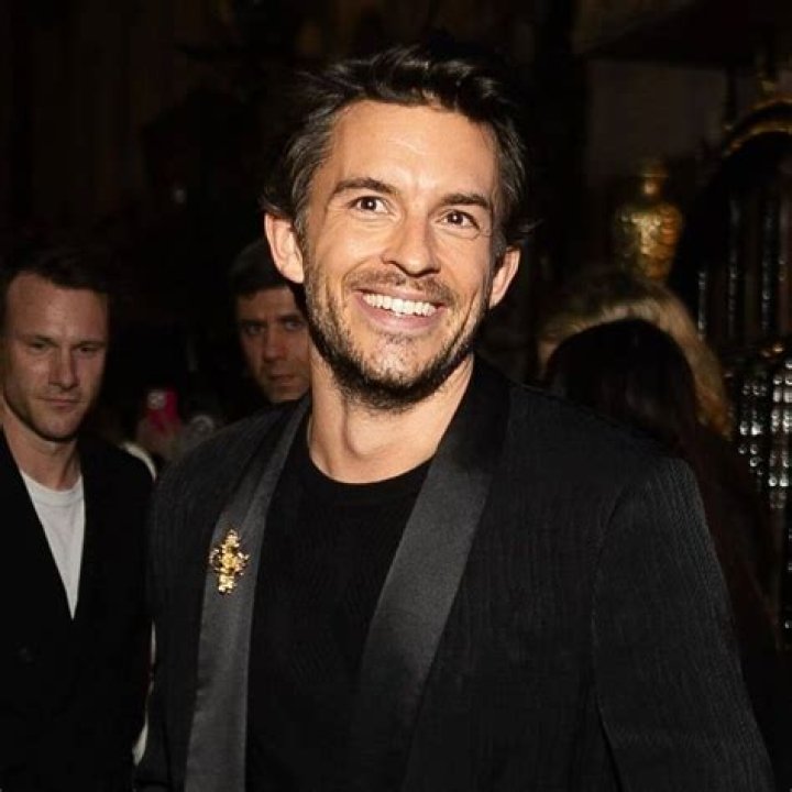 Jonathan Bailey biografia chi è, età, altezza, peso, compagno