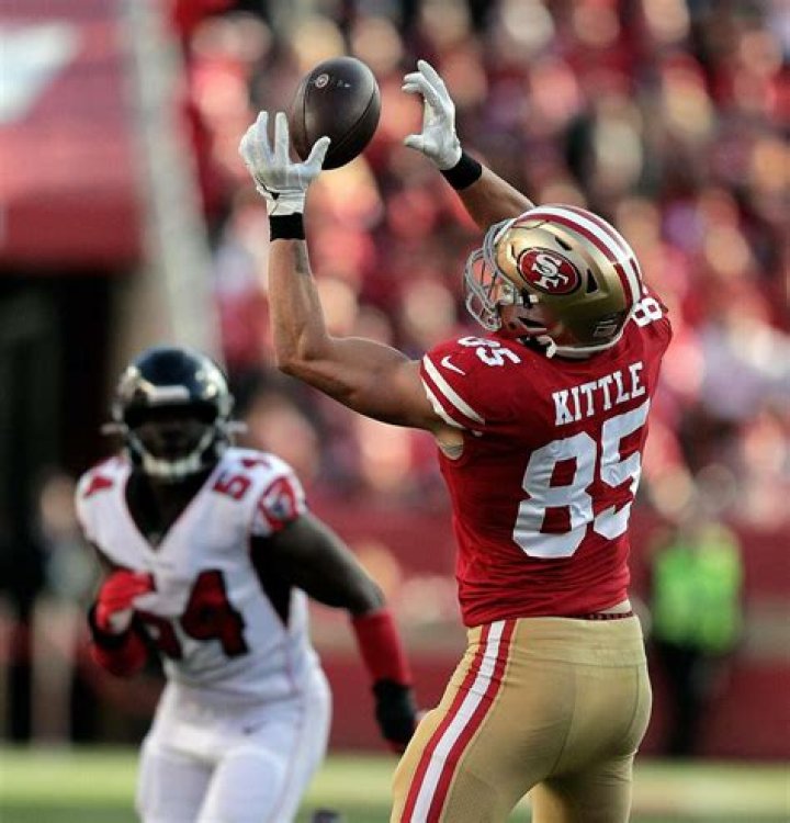 Kittle's wife Claire celebrates latest NFL milestone