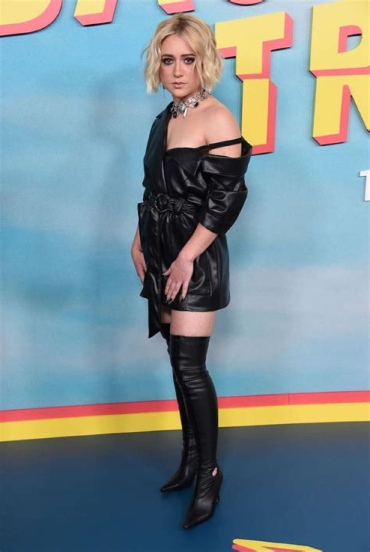 lizze broadway net worth lizze broadway net worth