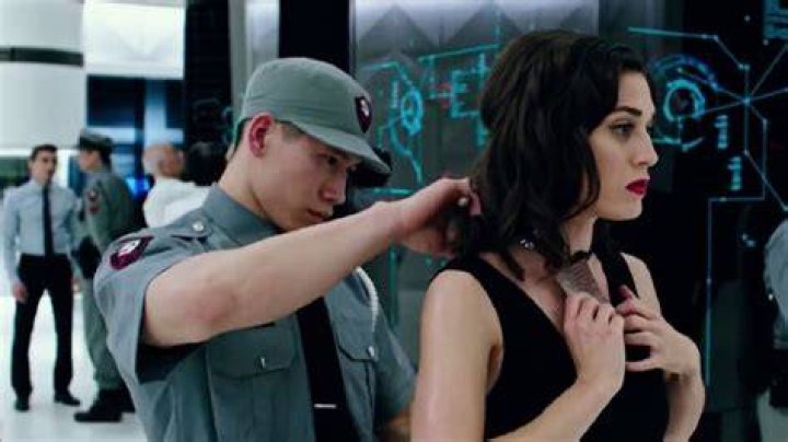 lizzy caplan major films and television shows lizzy caplan major films and television shows