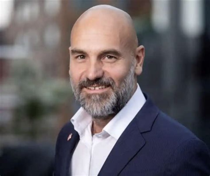 mark shuttleworth philanthropy