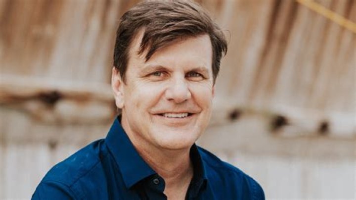 michael lewis investments