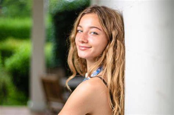 Nanou (14) is Kinderkrak in Damme KW.be