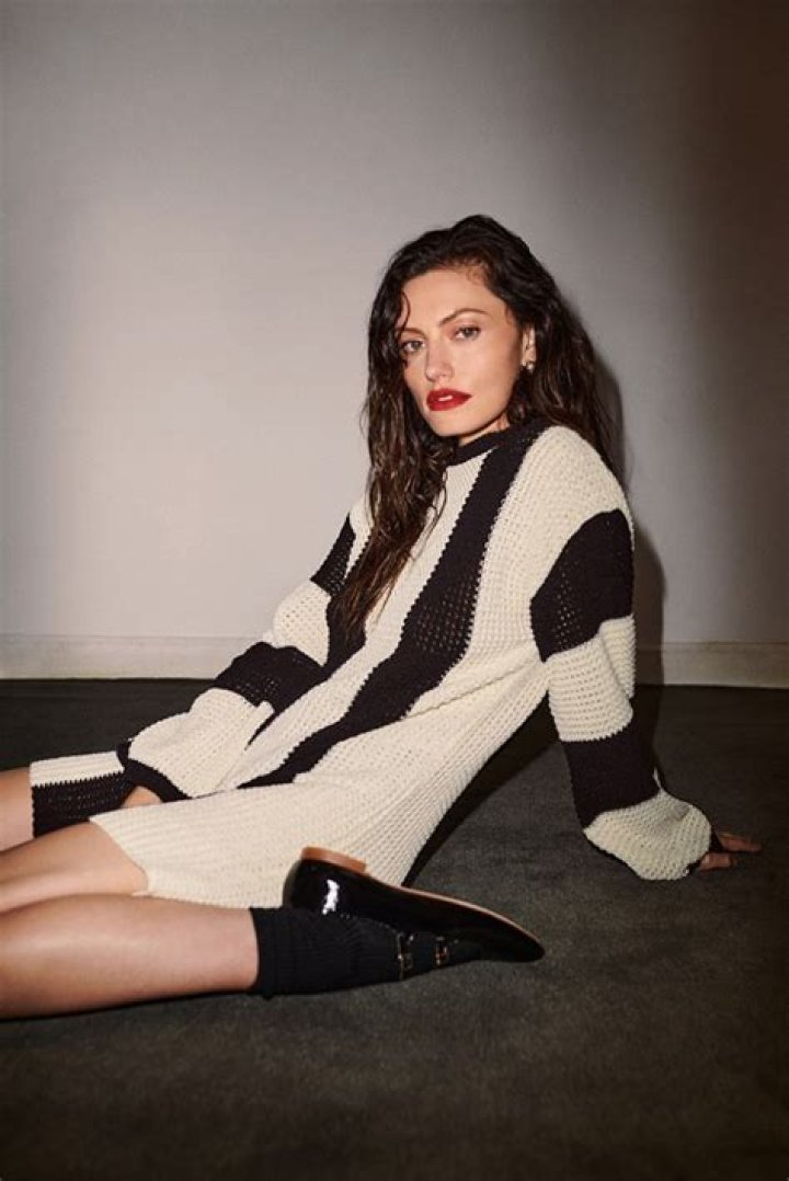 Phoebe Tonkin modeling