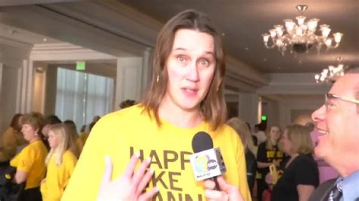 Scott Saville interviews Hannah Stuelke's mom JoAnna ahead of Iowa's