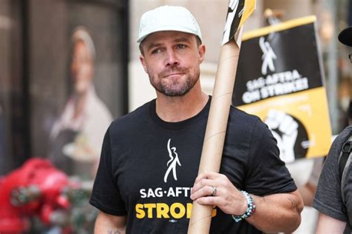 Stephen Amell endorsements Stephen Amell endorsements