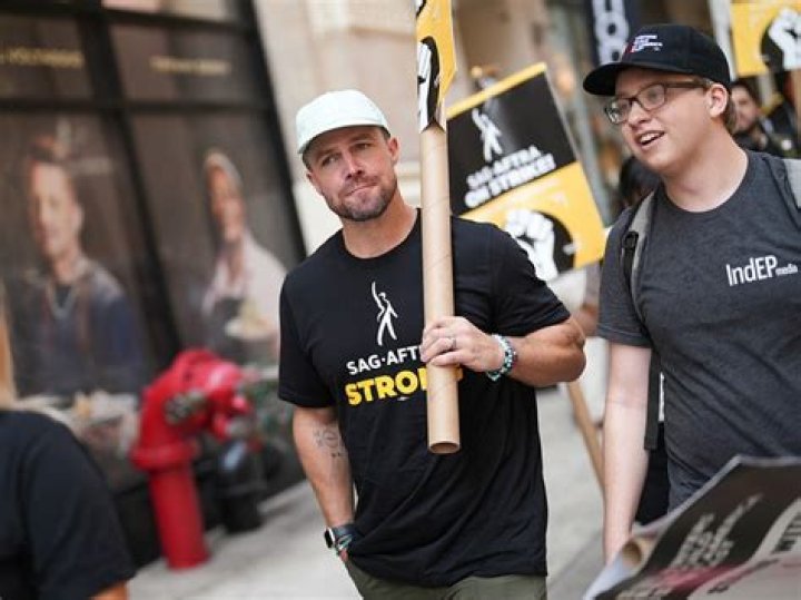 Stephen Amell entrepreneurship Stephen Amell entrepreneurship