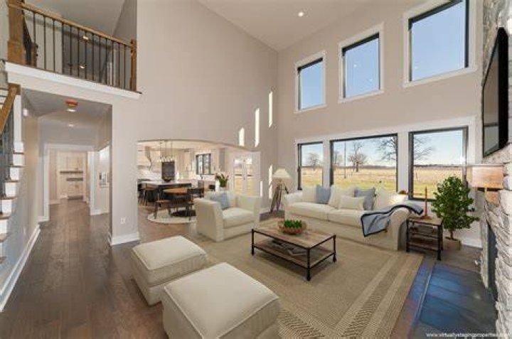 Virtually Staging Properties
